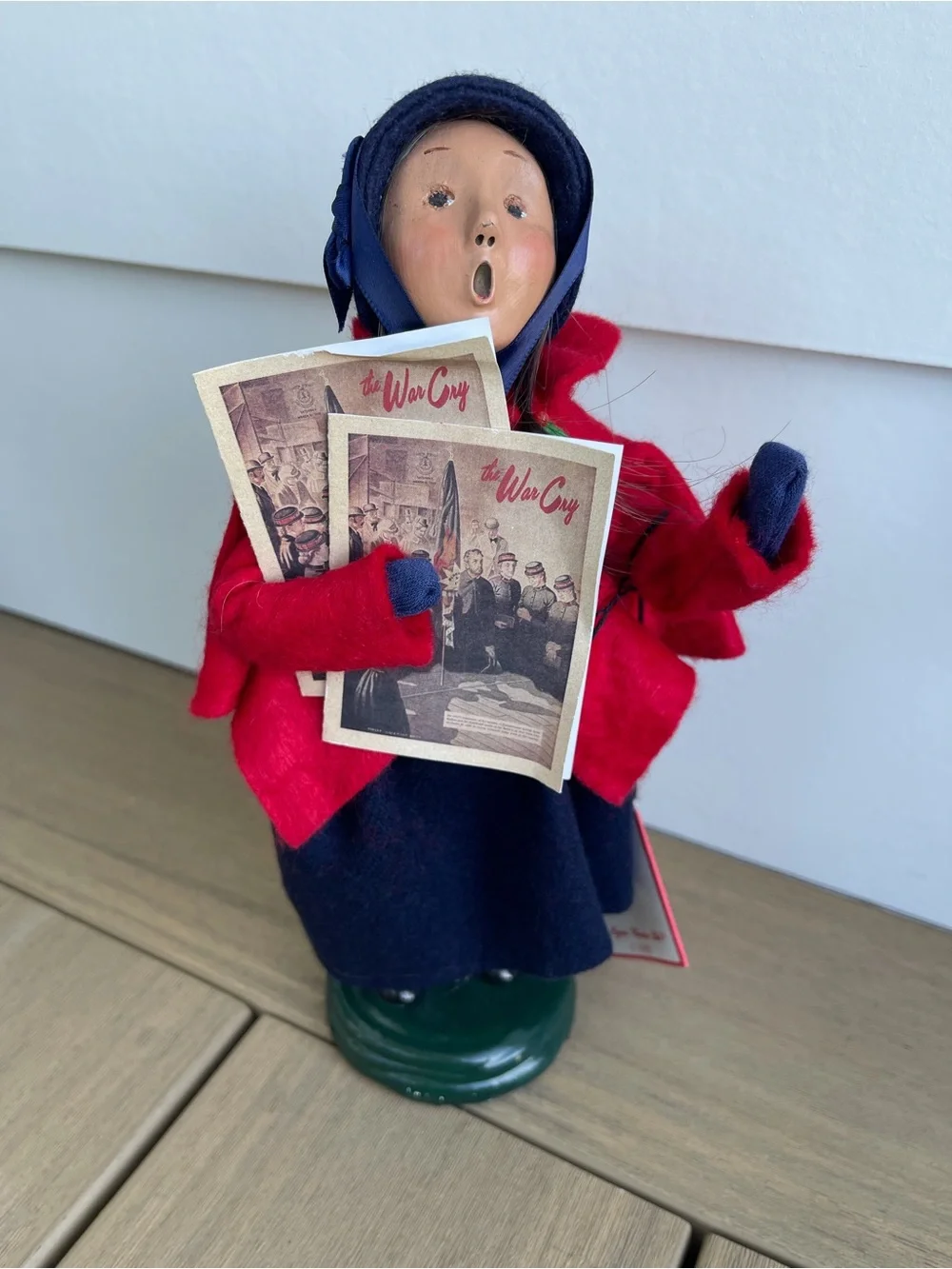 10 handcrafted Byers' Choice Carolers holiday figurine